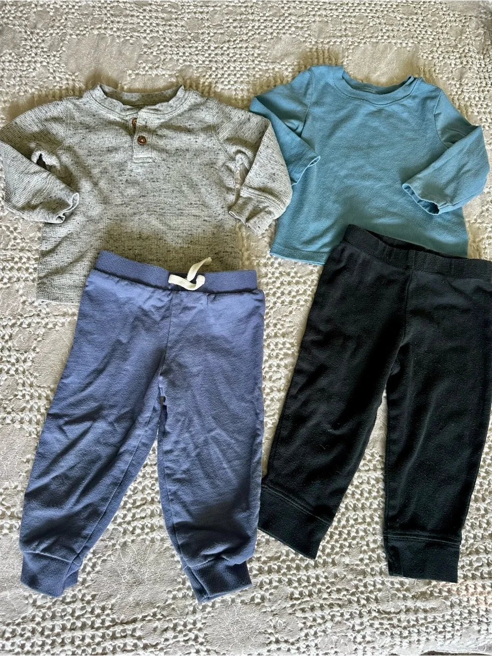 🦋(2) Infant Outfits